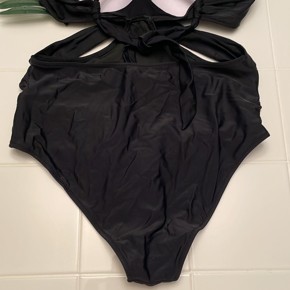 Cupshe Black Cutout Halter Style One Piece Monokini Bathing Suit, Size L - Picture 14 of 16